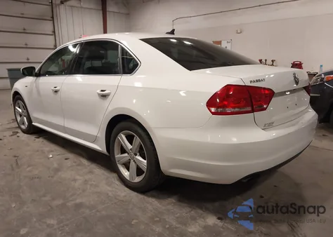 2015 Volkswagen Passat 1.8T Limited Edition z USA, uszkodzony, nr VIN 1VWAT7A31FC096352